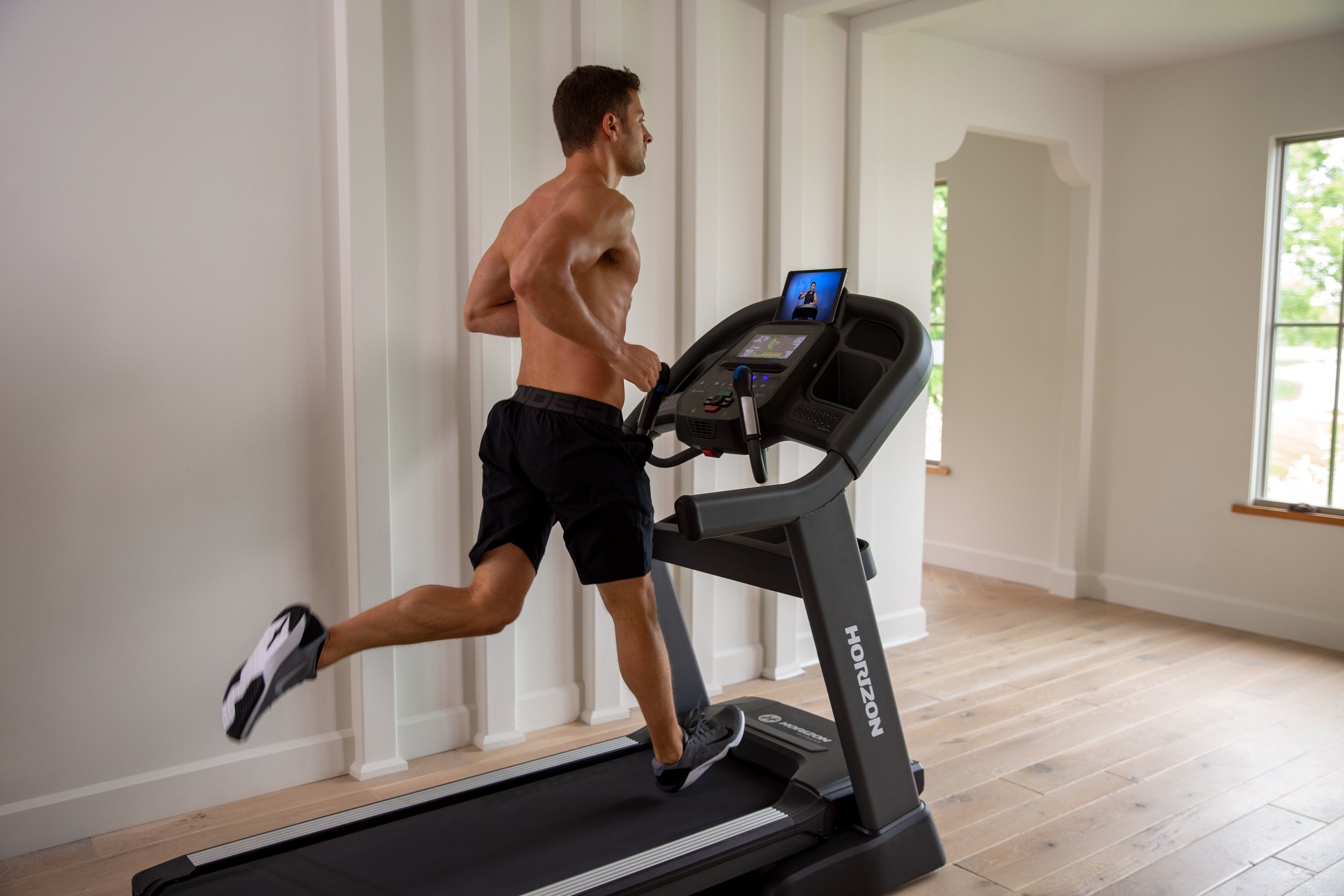 7.8 AT Treadmill - Studio Series Treadmill | Horizon Fitness